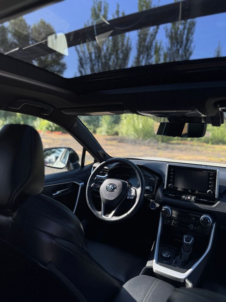 Used 2021 Blizzard Pearl Toyota XSE image 32