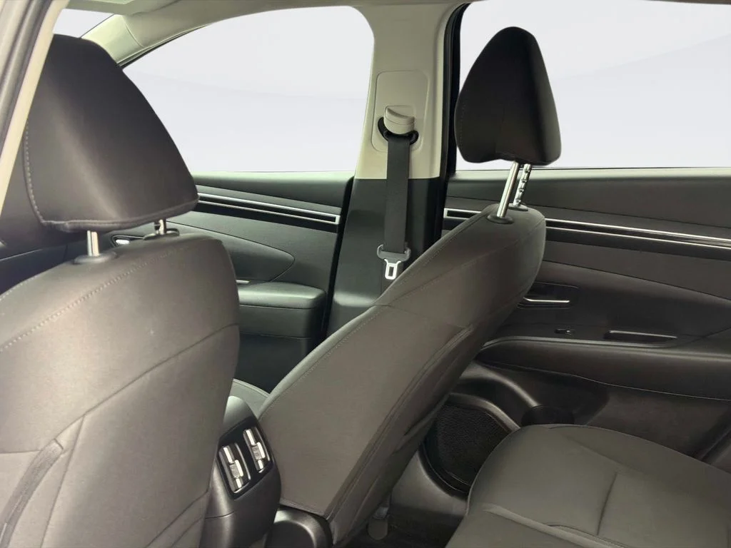Used 2023 Black Hyundai SEL image 12