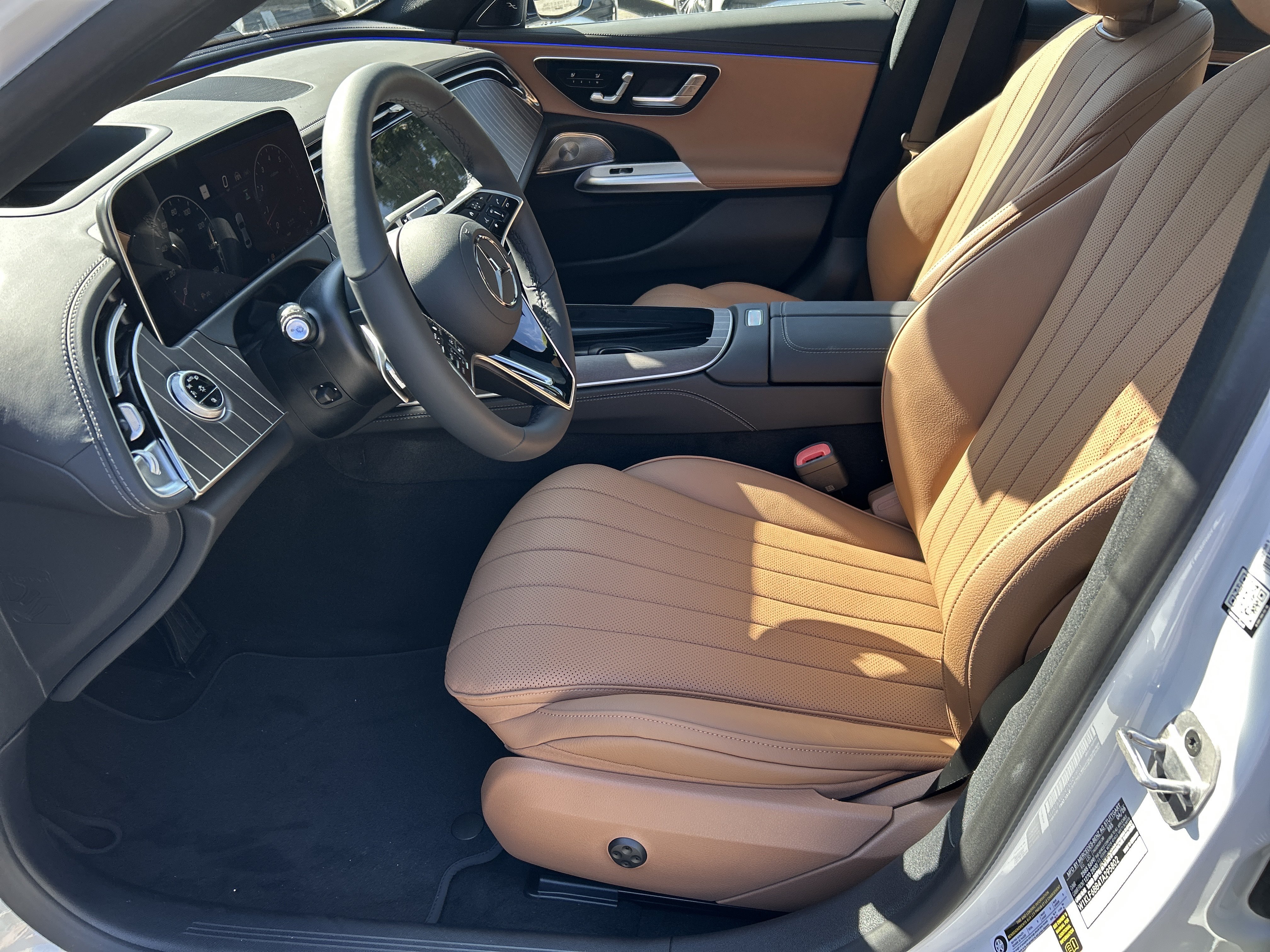 New 2026 MANUFAKTUR Moonlight White Metallic Mercedes-Benz E 450 4MATIC® Sedan image 20