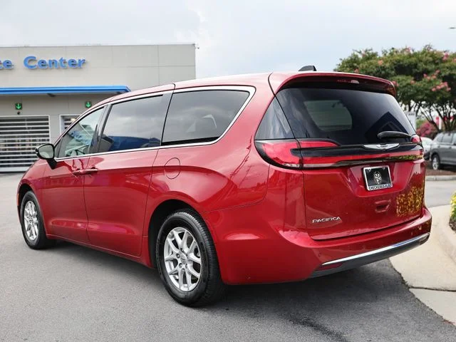 Used 2025 Red Hot Pearlcoat Chrysler Select image 7