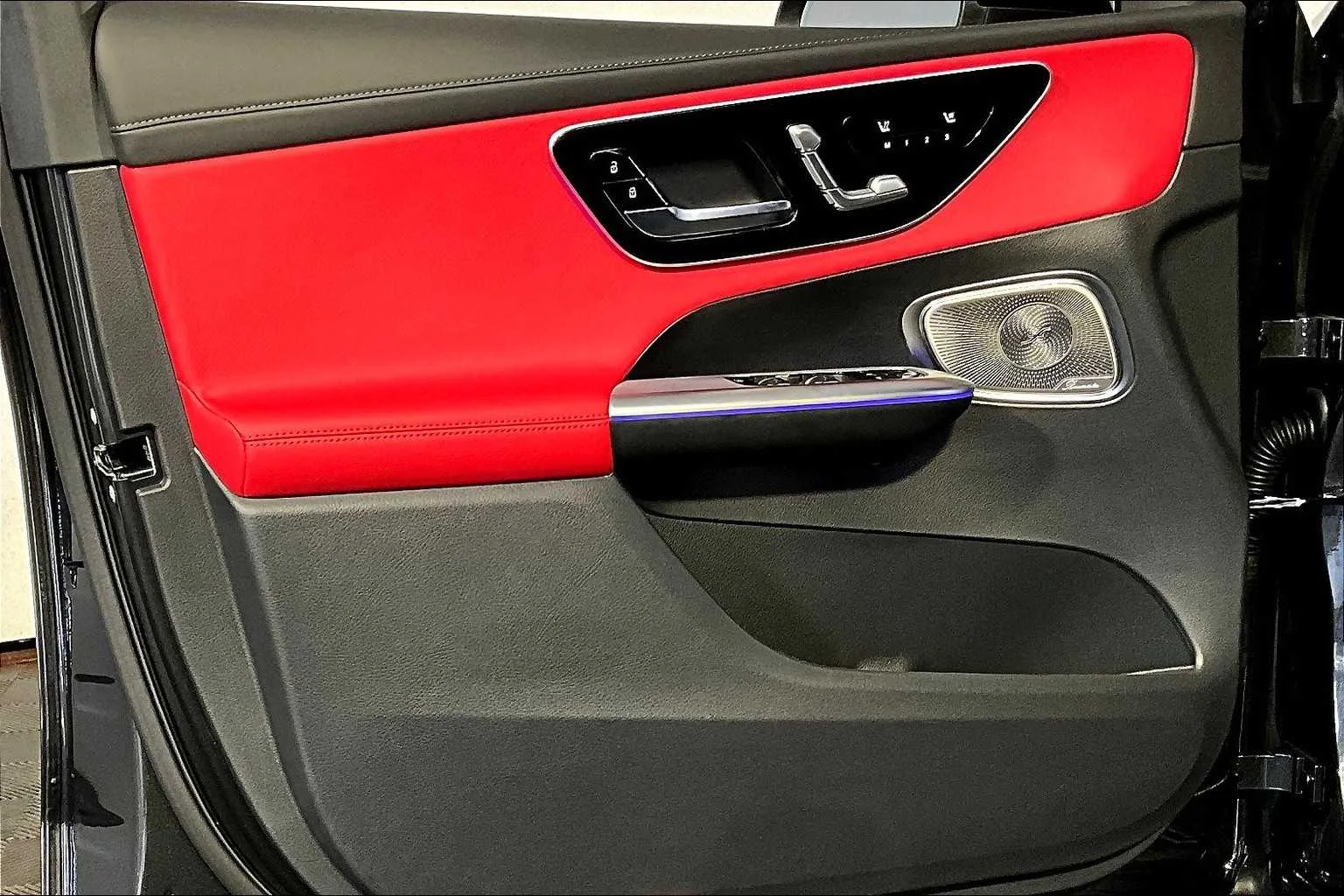 New 2026 Graphite Grey Metallic Mercedes-Benz GLC 300 image 11