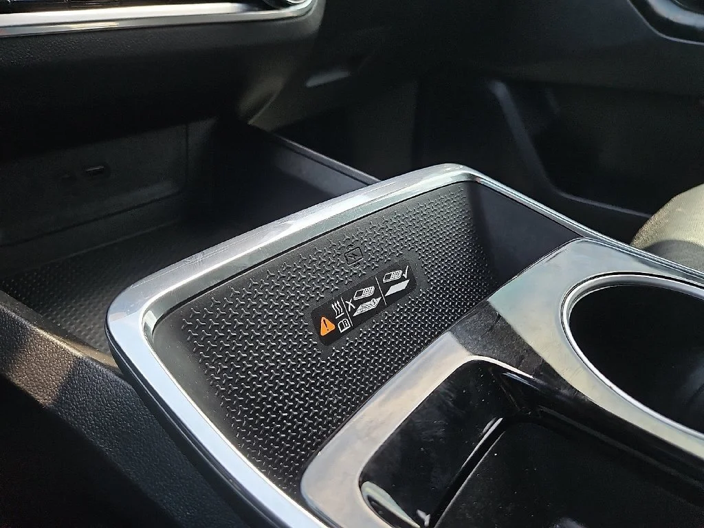 Used 2025 Mosaic Black Metallic Chevrolet LT image 20