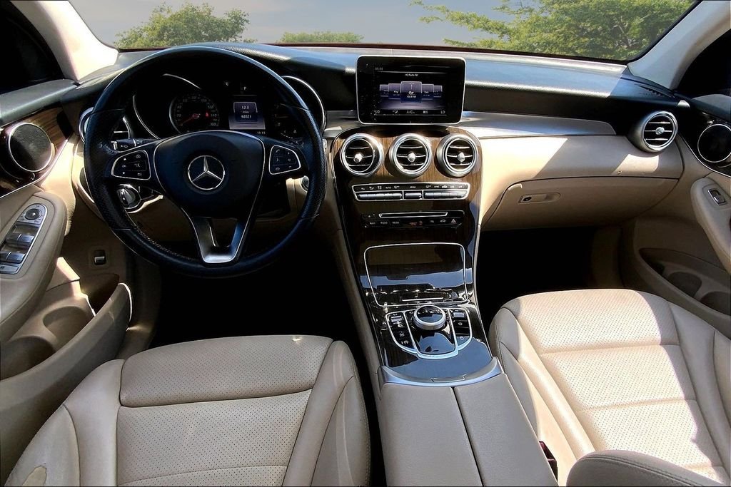 Used 2019 designo Cardinal Red Metallic Mercedes-Benz GLC 300 image 7