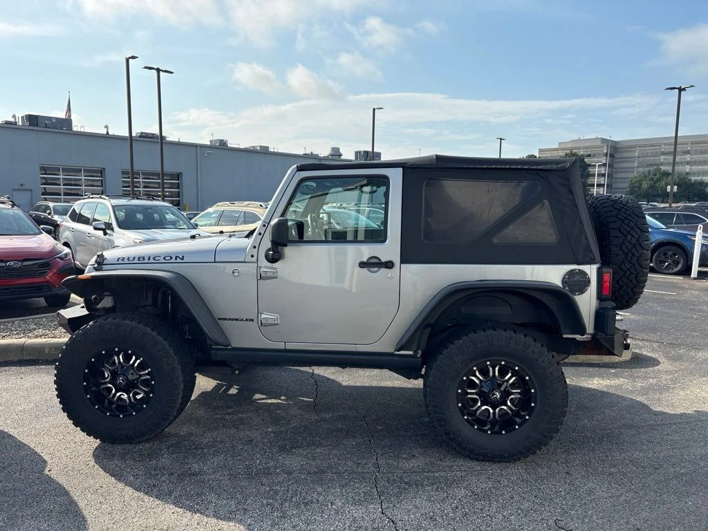 Used 2015 Silver Jeep Rubicon image 5
