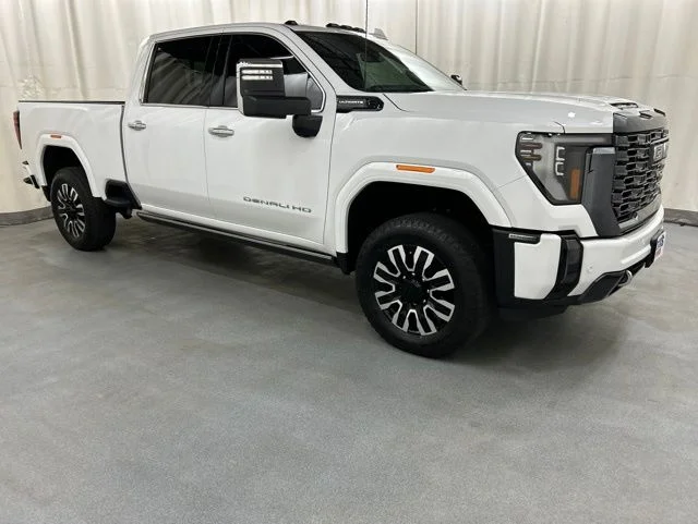 2024 GMC Sierra Denali Ultimate 4WD Crew Cab Long Box's photo