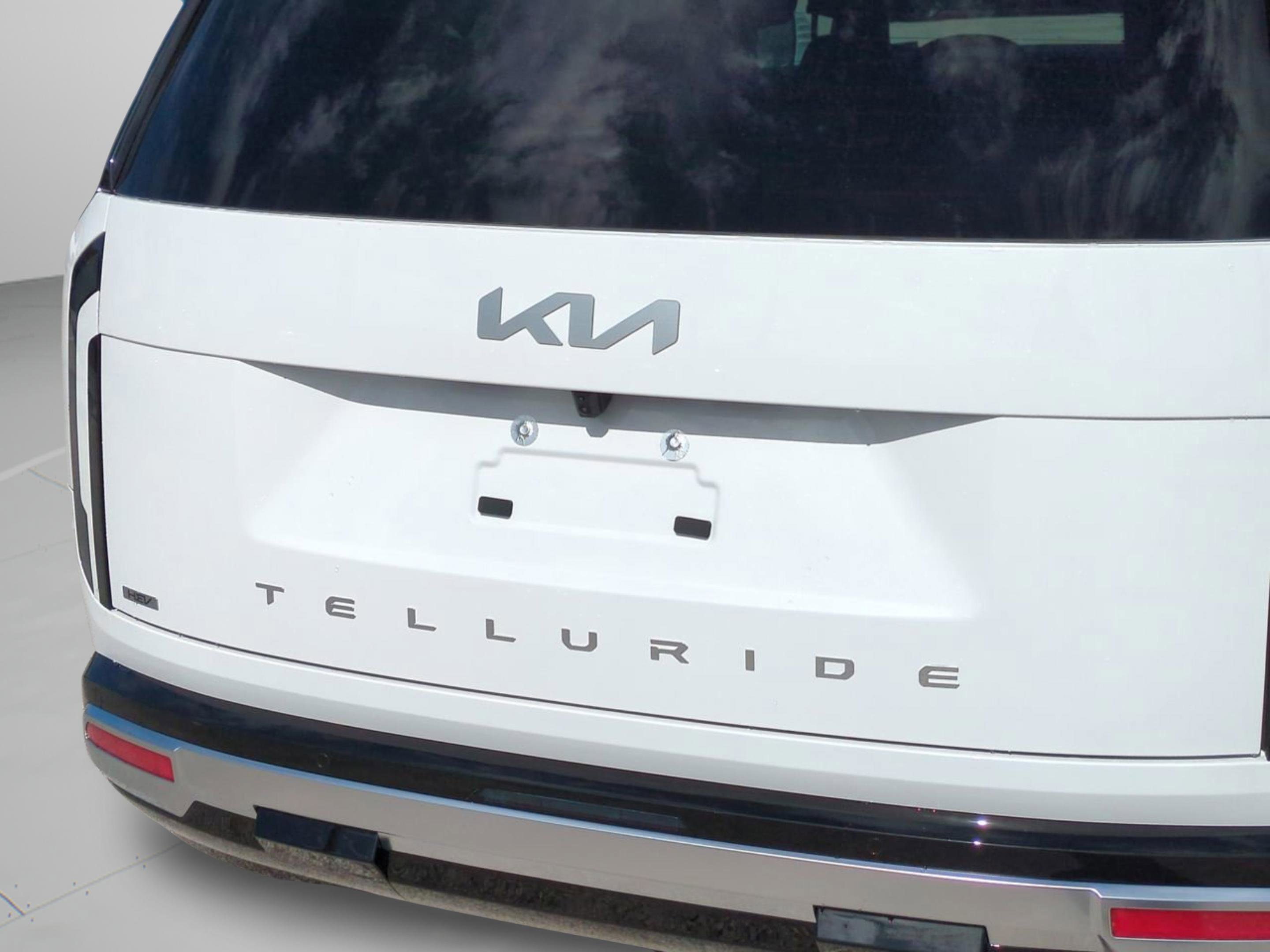 New 2027 Glacial White Pearl Kia SX image 13