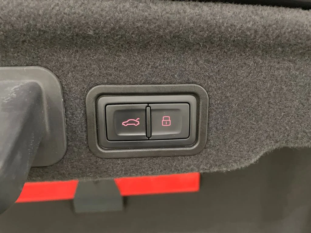 Used 2015 Brilliant Black Audi 3.0T image 8