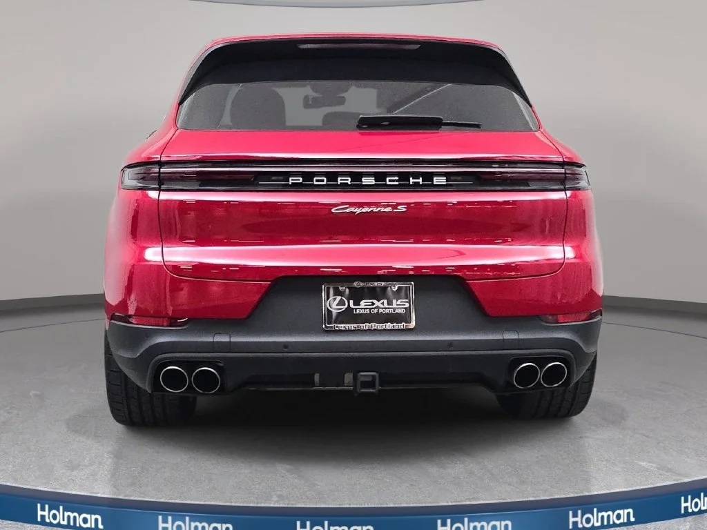 Used 2024  Porsche S image 7