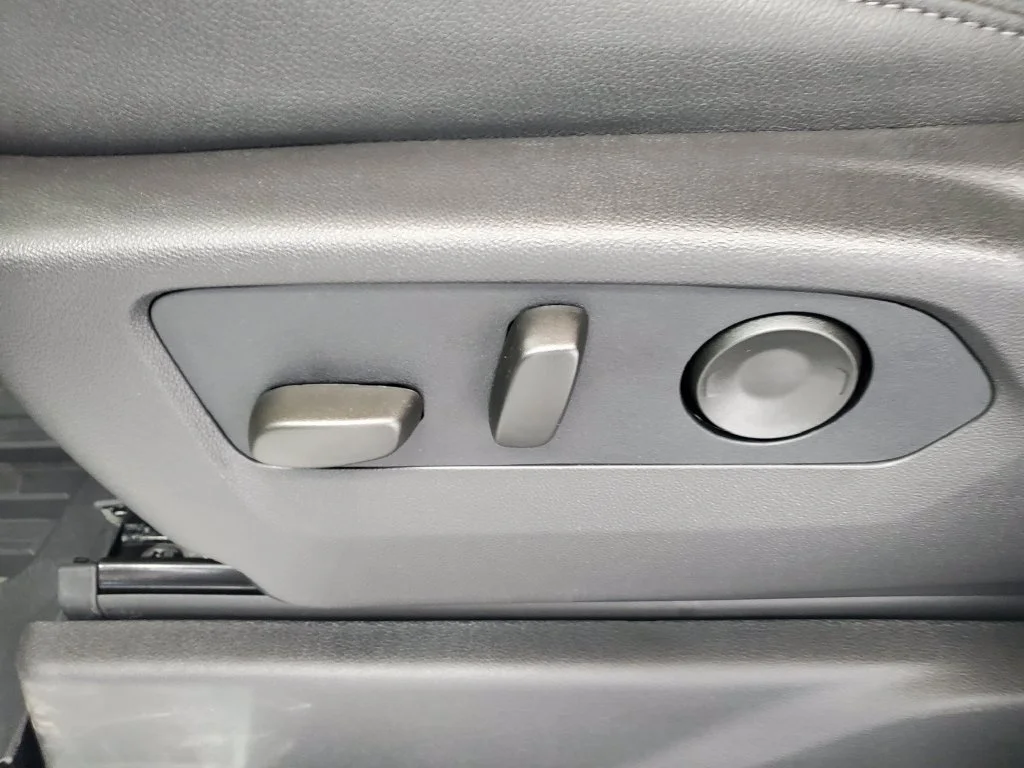 2026 GMC Sierra 1500 SLT - Photo 6