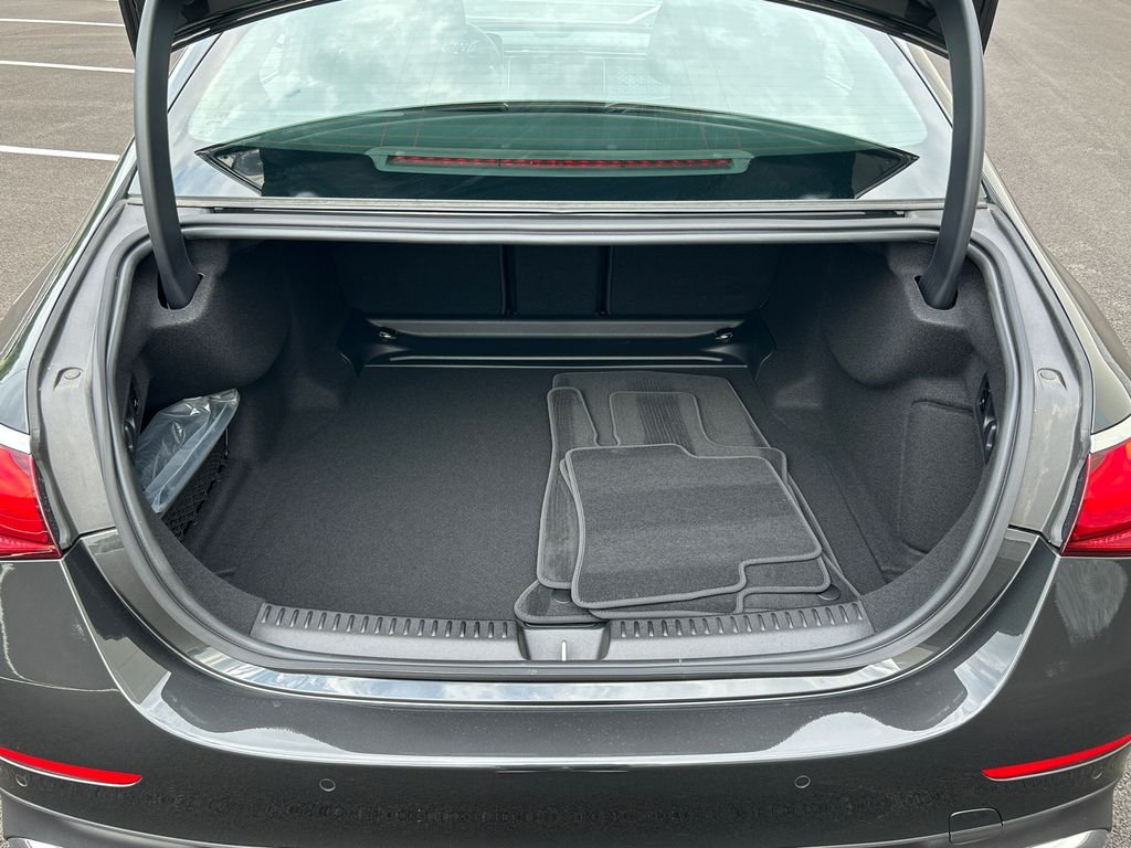New 2026 Graphite Grey Metallic Mercedes-Benz E 450 image 7