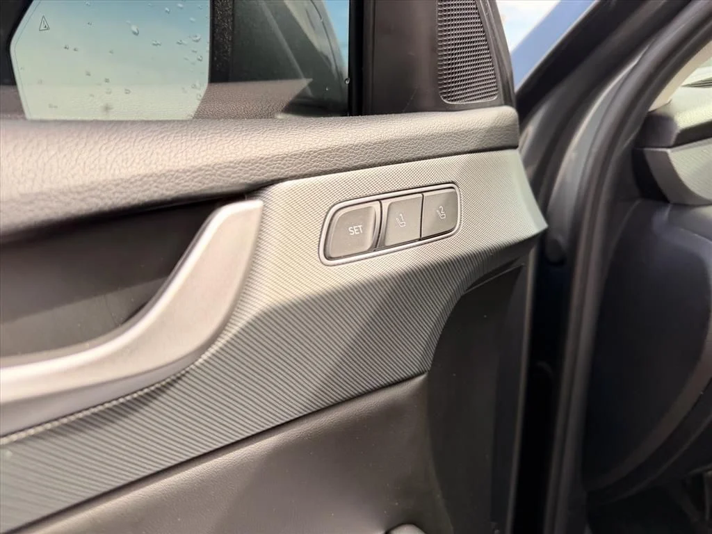 Used 2024 Gray Hyundai SEL image 25