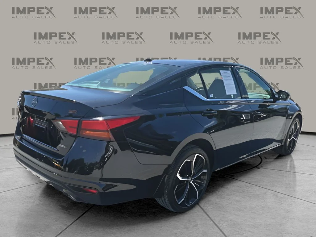 Used 2024 Black Nissan 2.5 SR image 5
