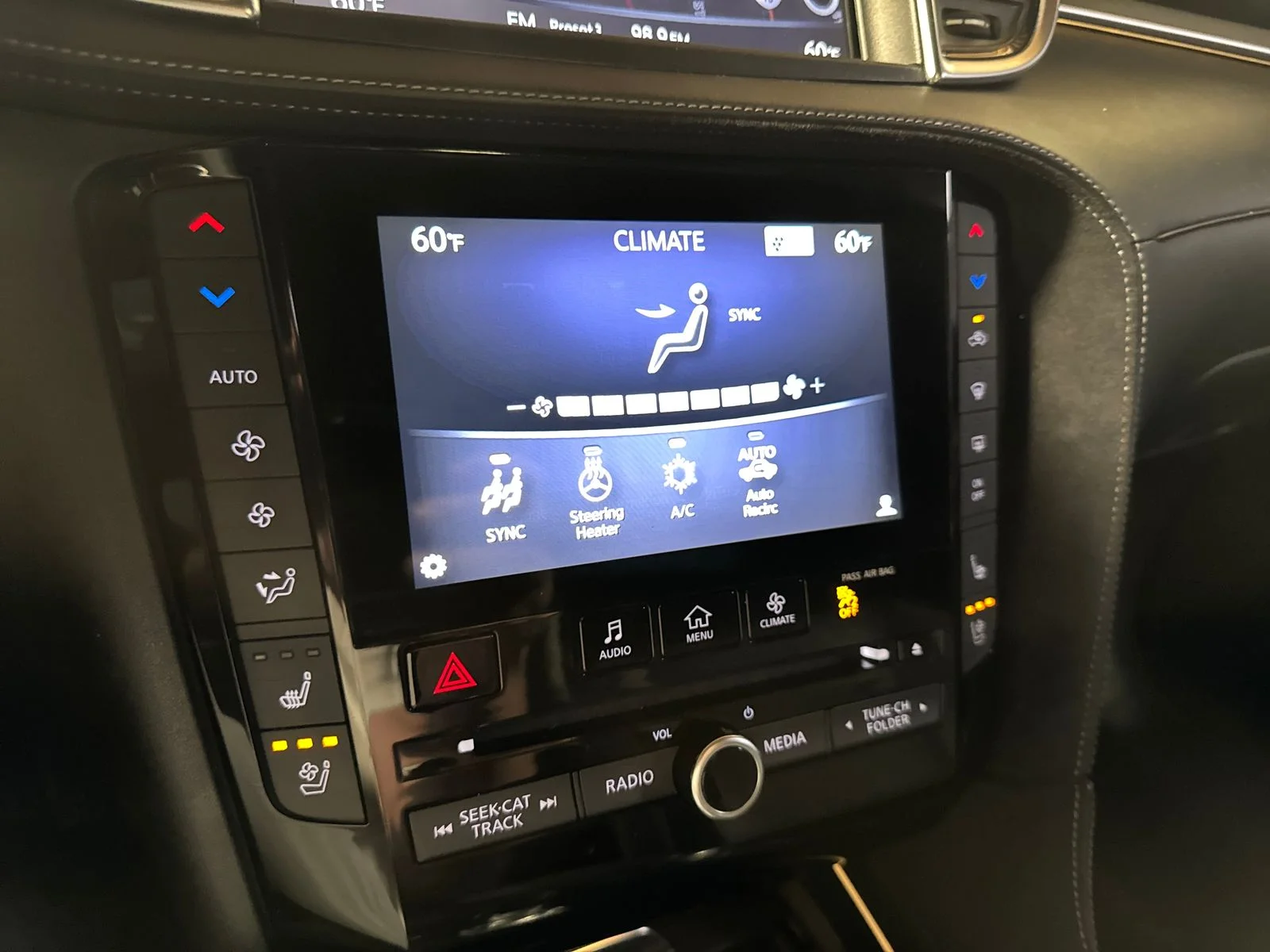 Used 2019  INFINITI ESSENTIAL image 19