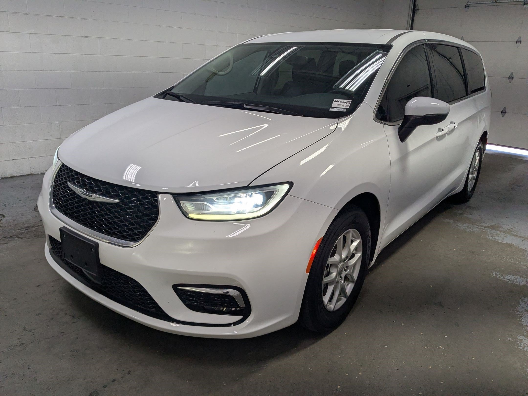 Certified Used 2023 Bright White Clearcoat Chrysler Touring L image 9