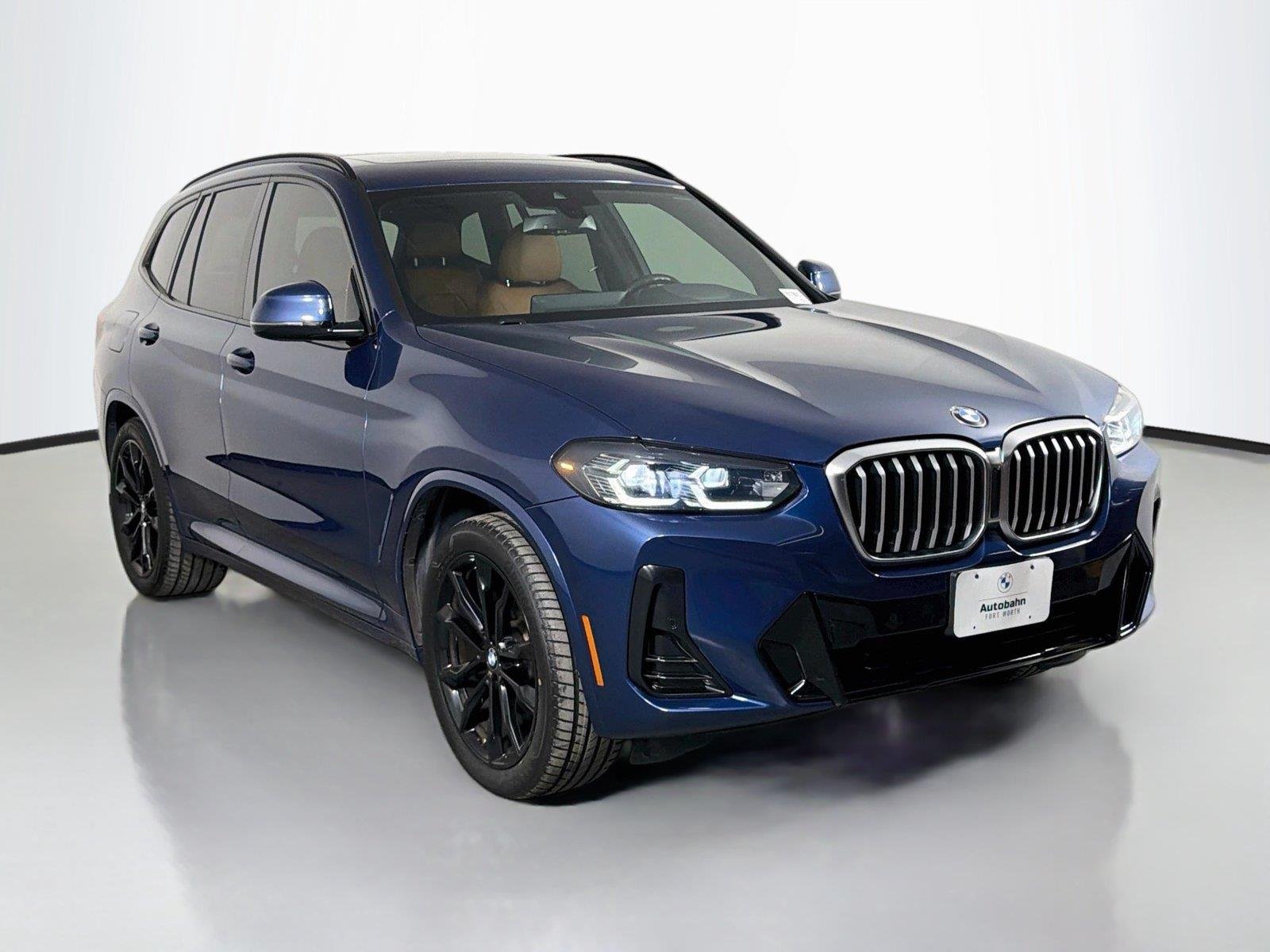 Used 2022 Phytonic Blue Metallic BMW xDrive30i image 3