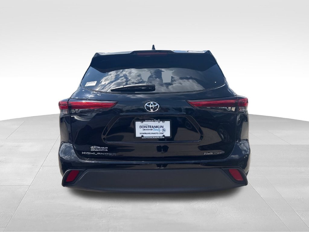 Used 2021 Black Toyota XLE image 4