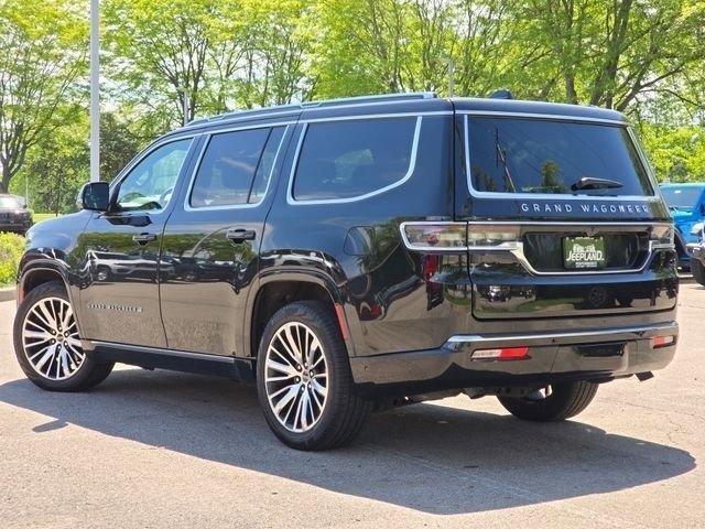 Used 2025 Diamond Black Crystal Pearlcoat Jeep Base image 35