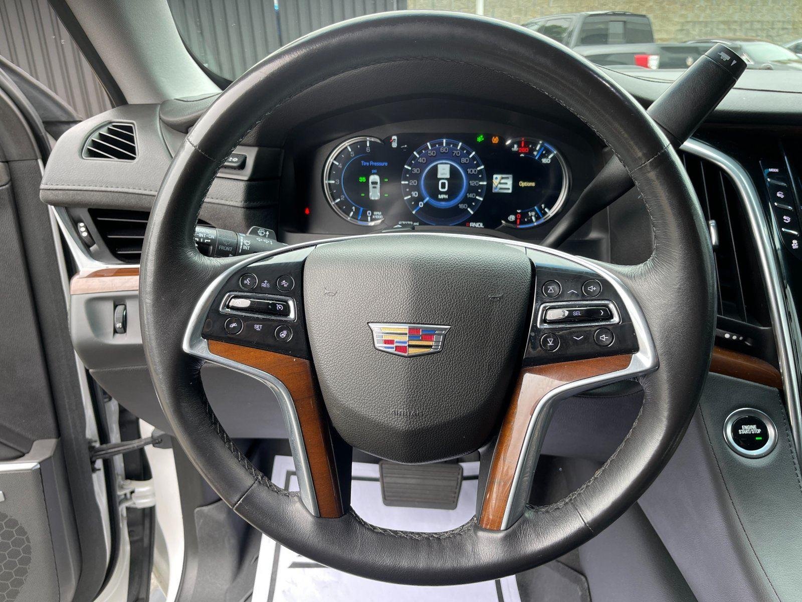 Used 2019 Crystal White Tricoat Cadillac Premium Luxury image 18