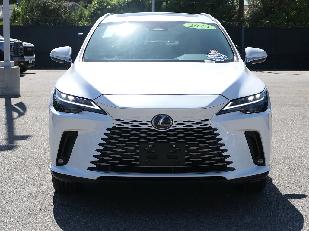 Used 2024 Eminent White Pearl Lexus Premium image 7