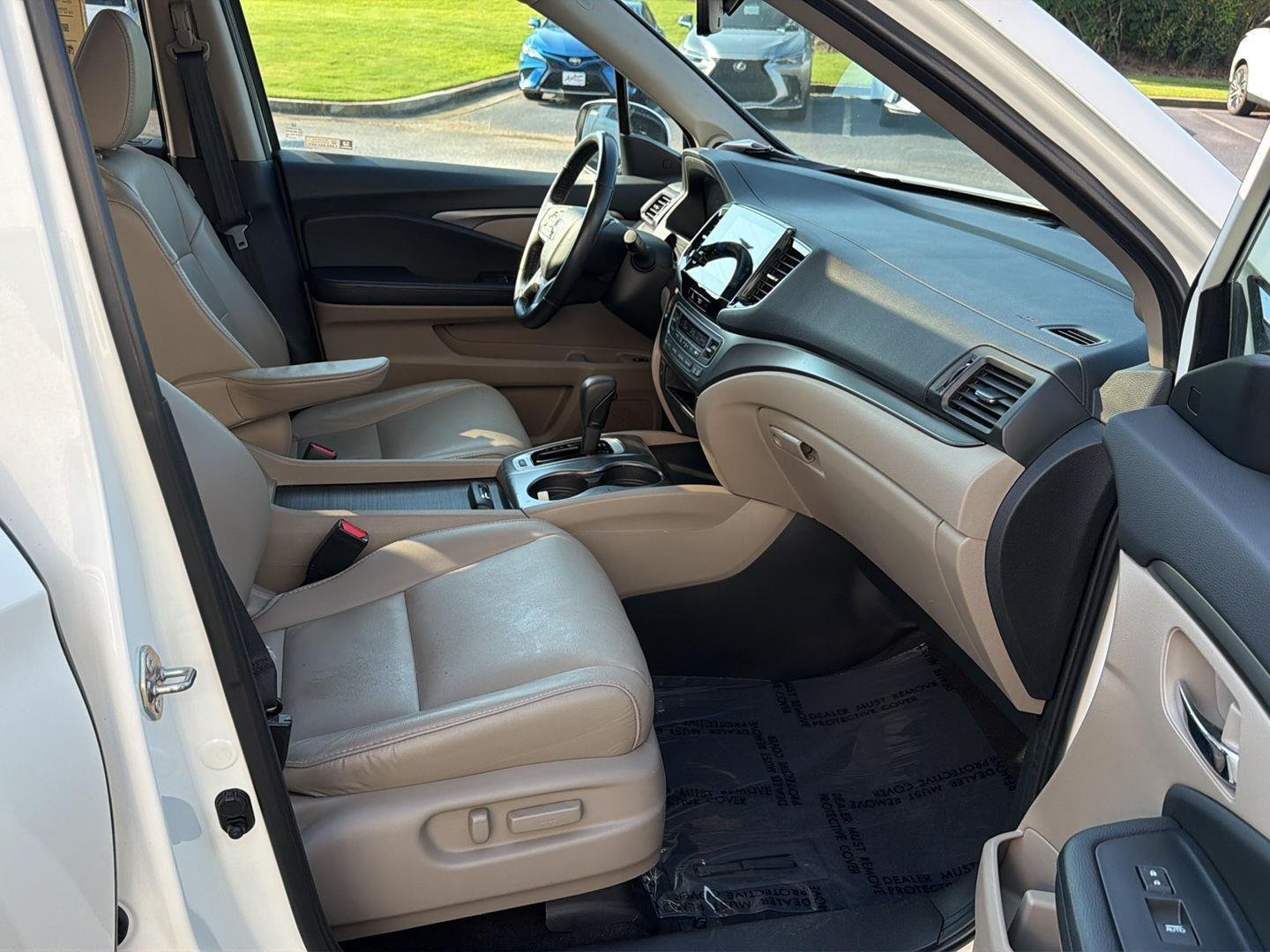 Used 2019 White Diamond Pearl Honda EX-L image 13