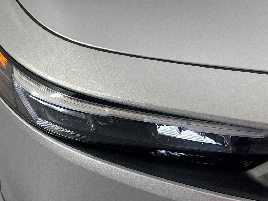 New 2026 Solar Silver Metallic Honda Touring image 11
