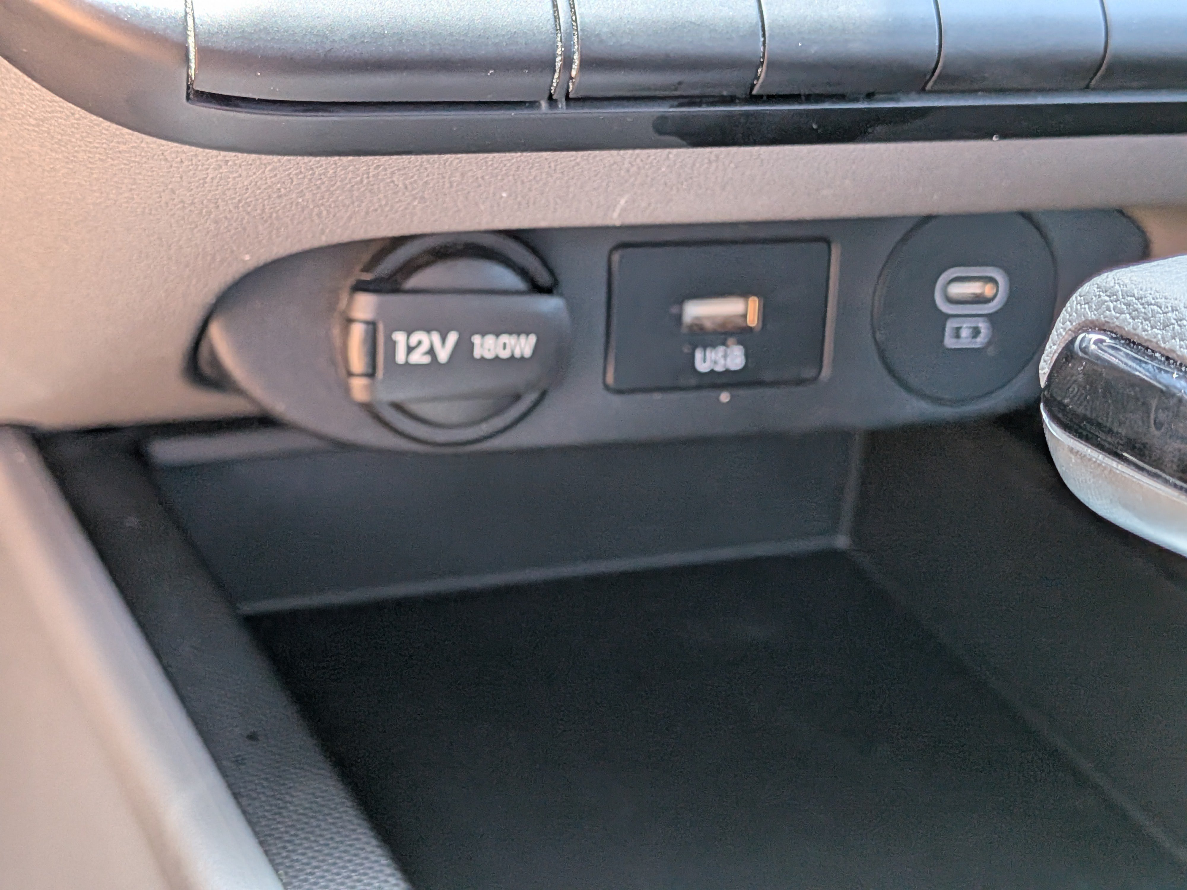 2024 Hyundai Elantra SEL - Photo 29