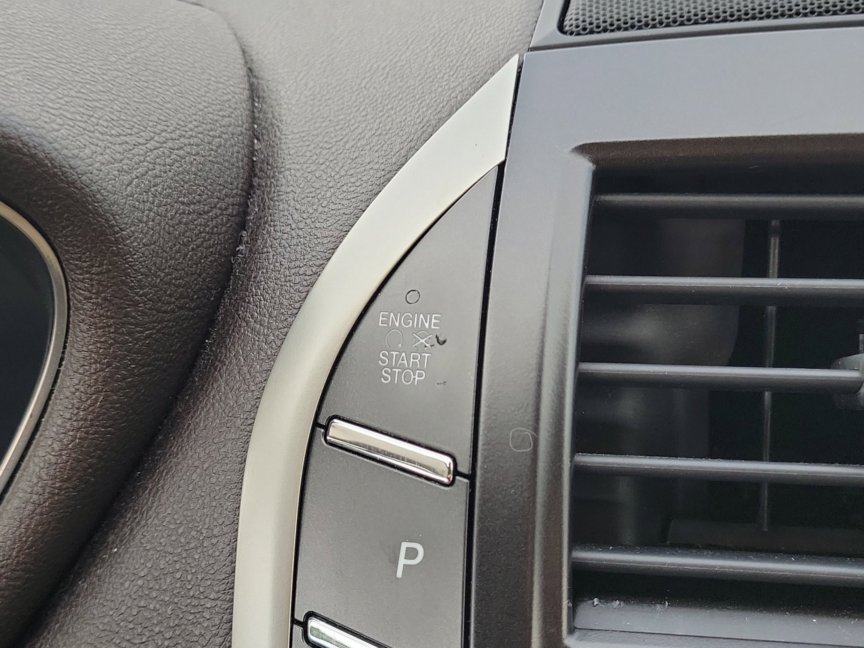 Used 2019 Sea Green Lincoln Standard image 18