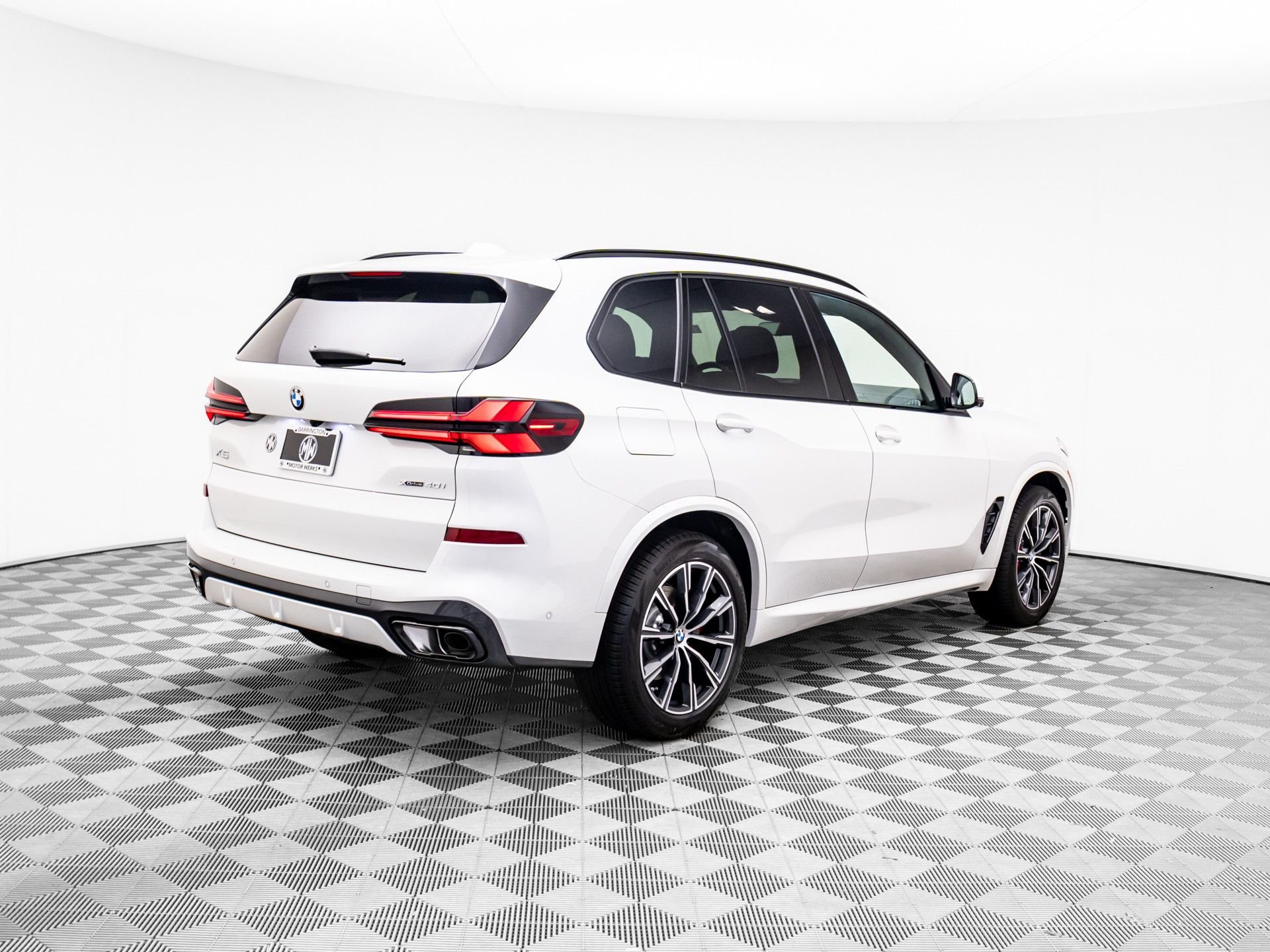 Certified Used 2026 Mineral White Metallic BMW xDrive40i image 6