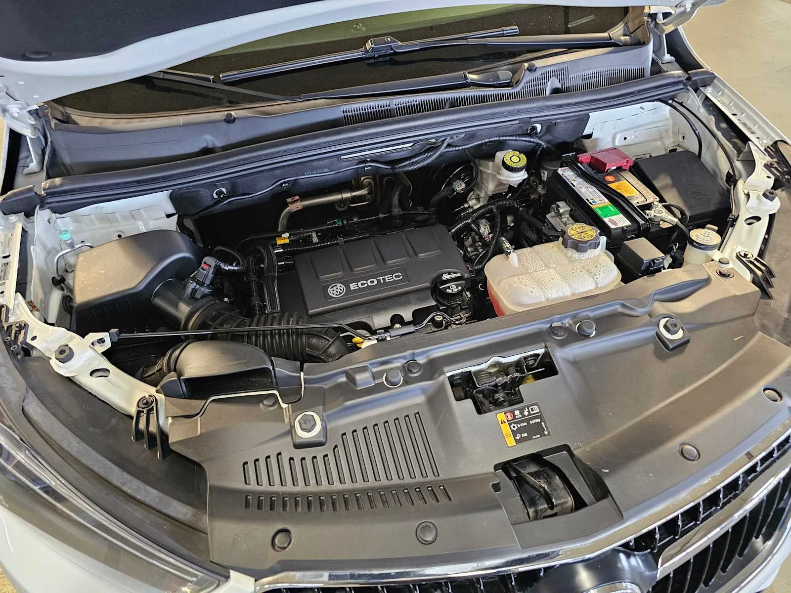 Used 2019 Summit White Buick Sport Touring image 9