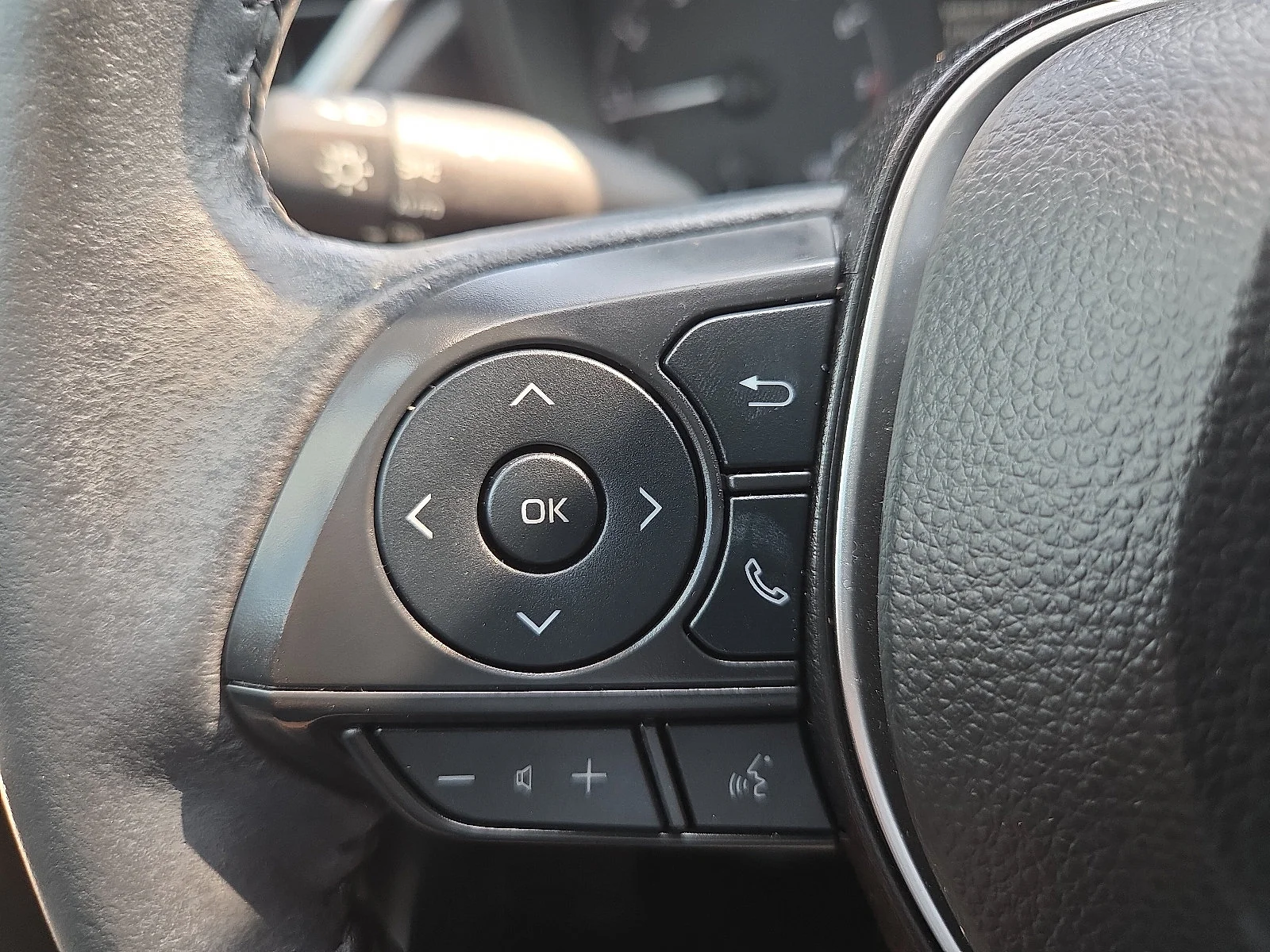 Used 2024 Celestite Toyota LE image 19