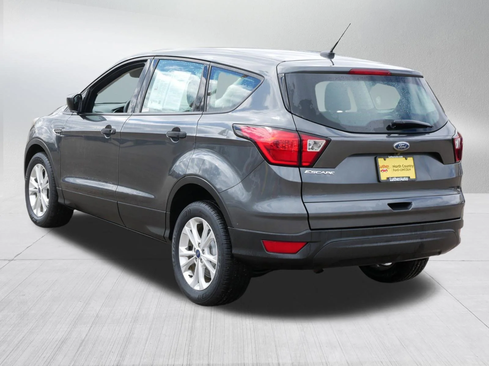 Used 2019 Magnetic Ford S image 5