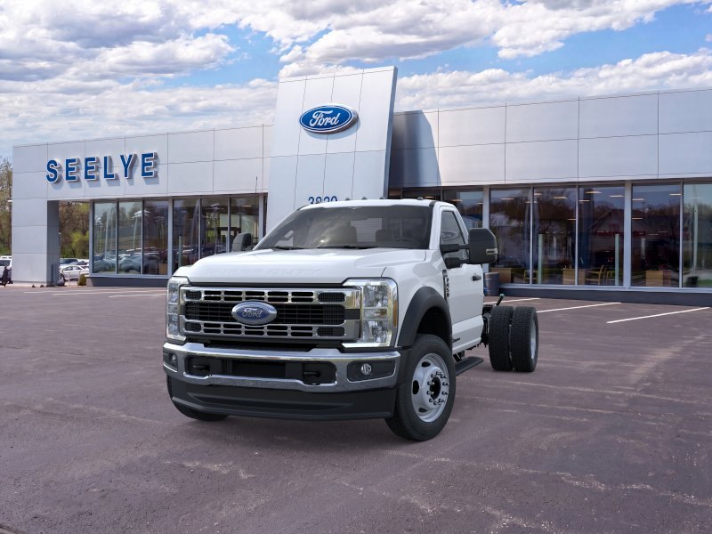 New 2026 Oxford White Ford F-450® XL image 2