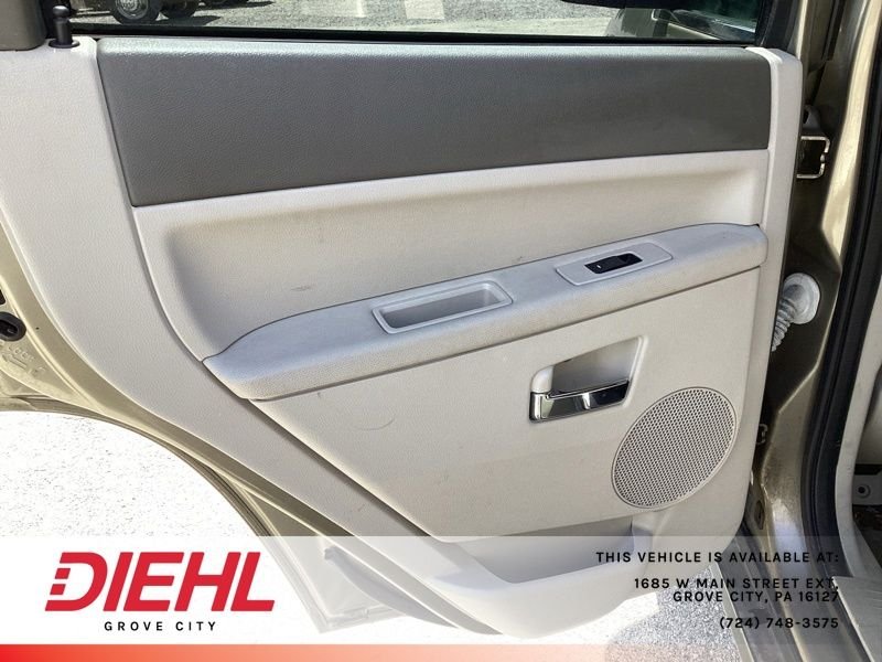 Used 2006 Beige Jeep Limited image 12