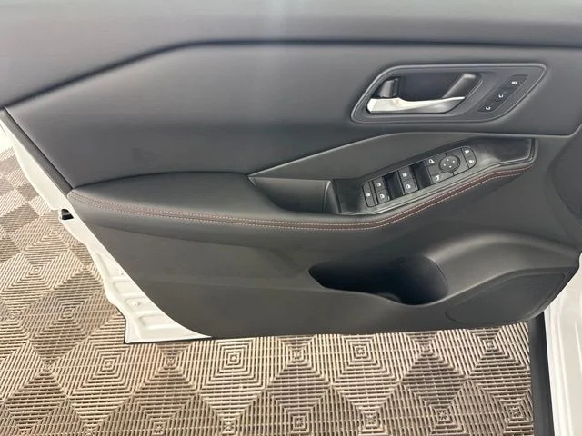 New 2026 Everest White Pearl TriCoat Nissan Rock Creek® image 18