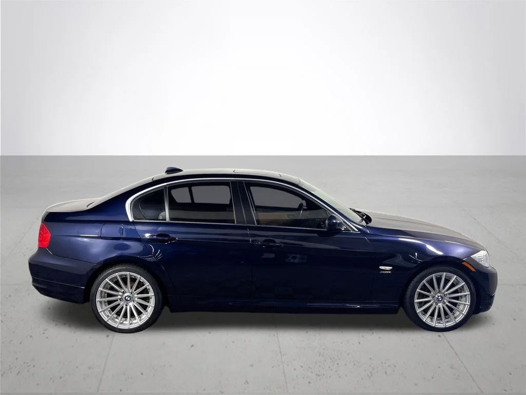 Used 2010 Blue BMW 335i xDrive image 5