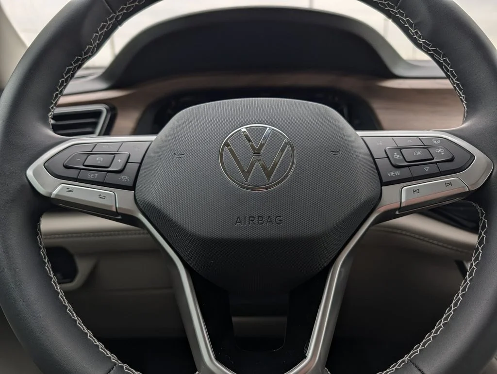 New 2026 White/off-white Volkswagen 2.0T SE w/Technology image 19