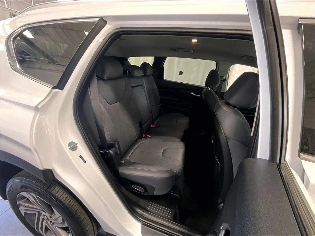 Used 2023 White Hyundai SEL image 16