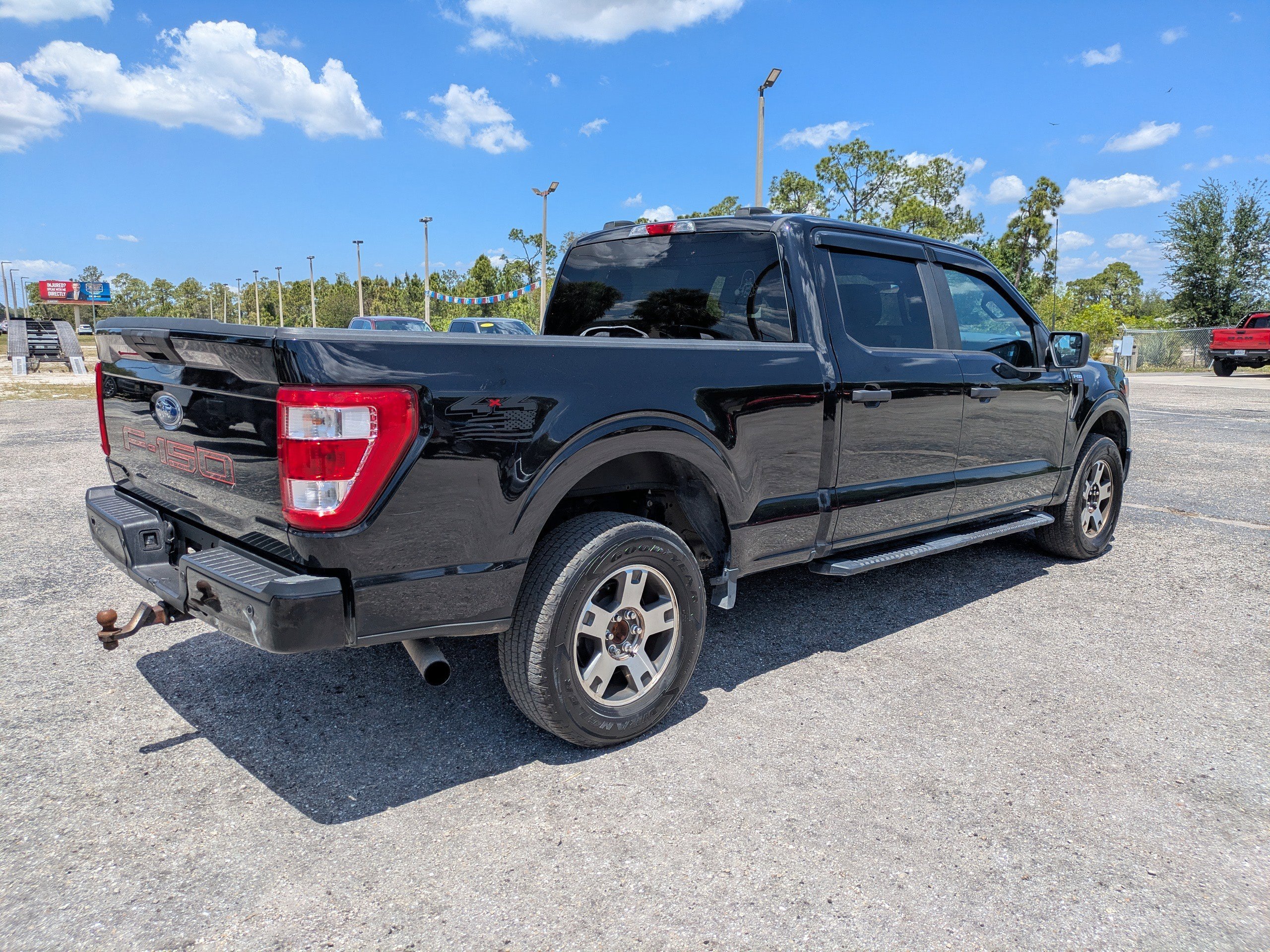Used 2022  Ford  image 4