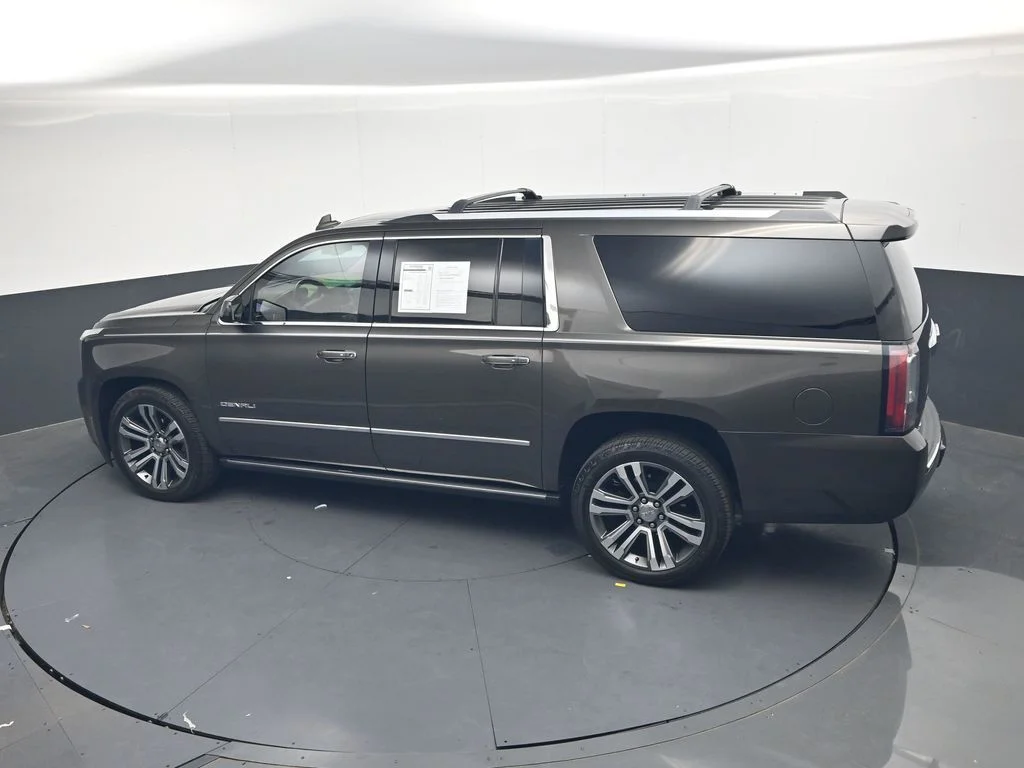 Used 2019 Gray GMC Denali image 31