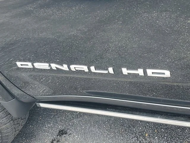 Used 2026 Onyx Black GMC Denali Ultimate image 28