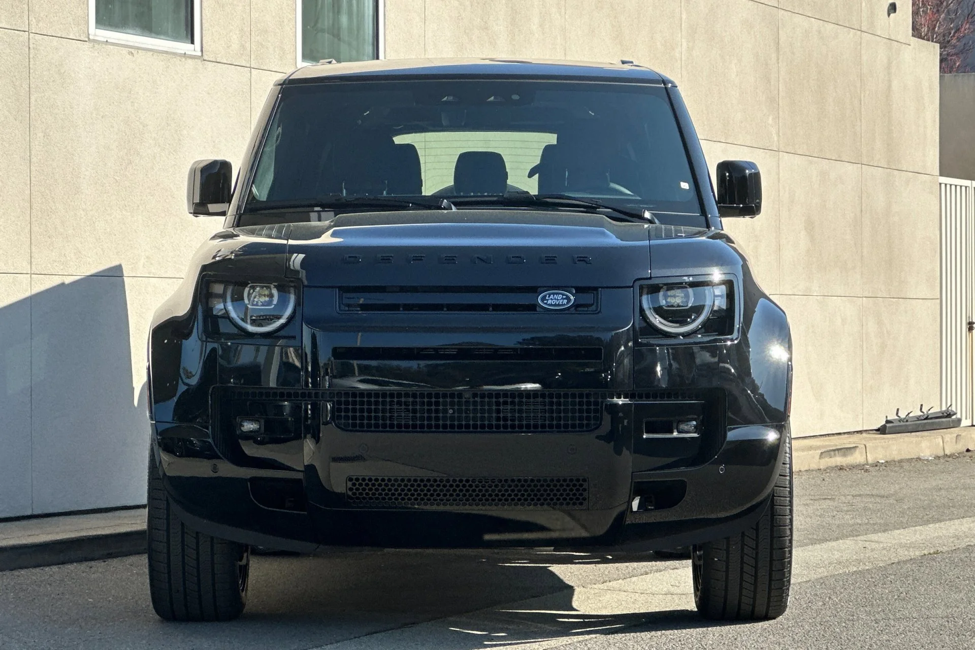 New 2026 Santorini Black Land Rover V8 image 10