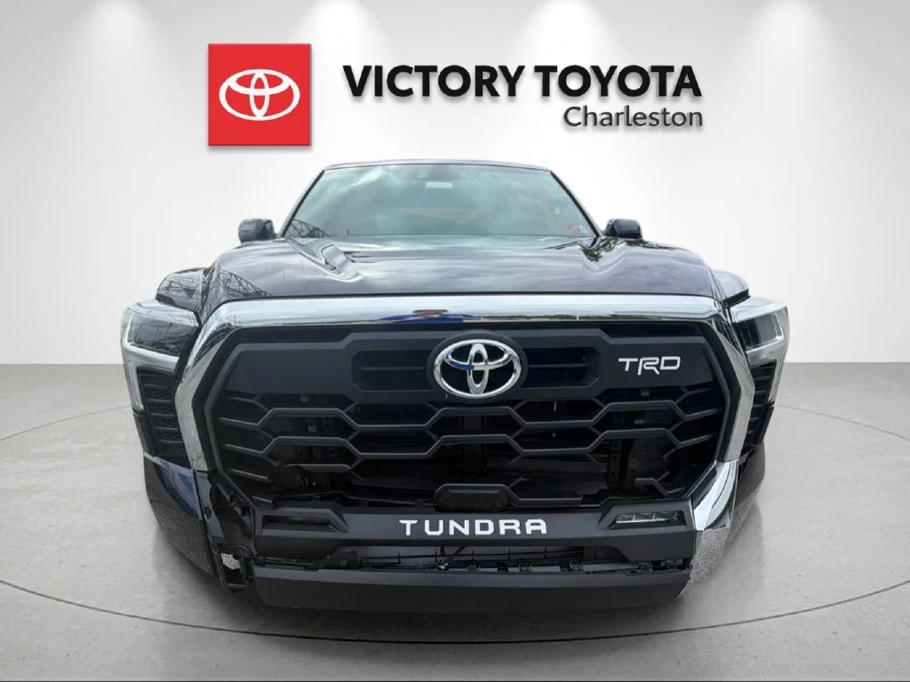 Used 2025  Toyota SR5 image 8