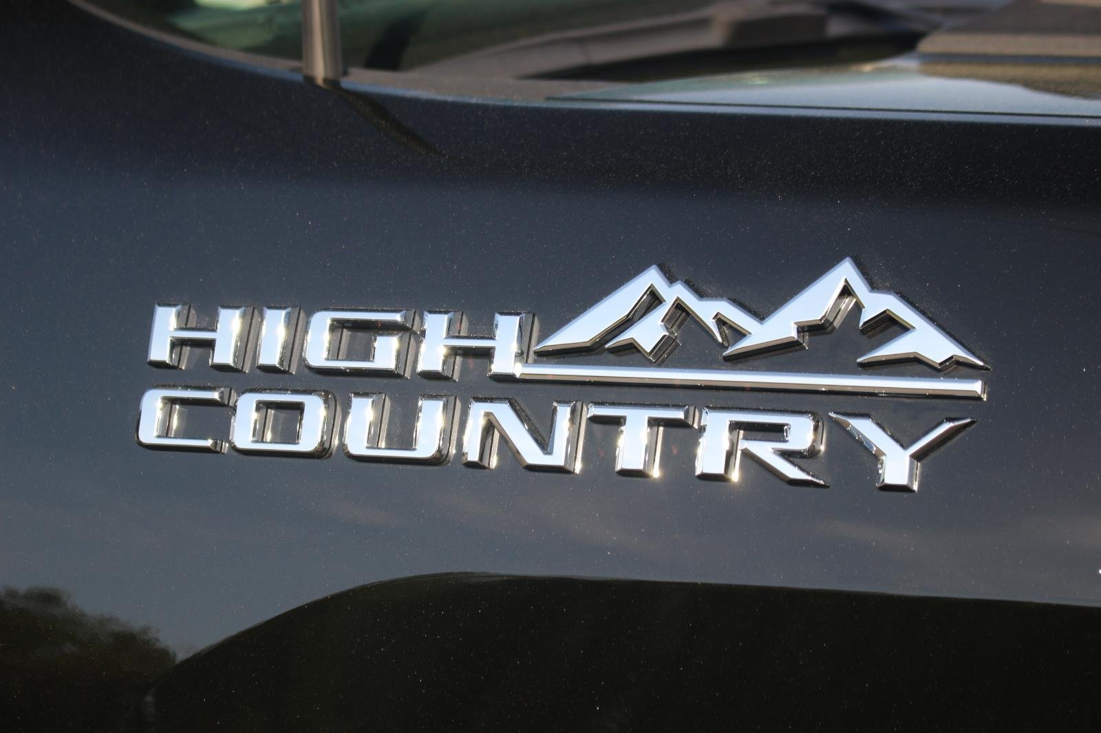 Used 2025 Black Chevrolet High Country image 10
