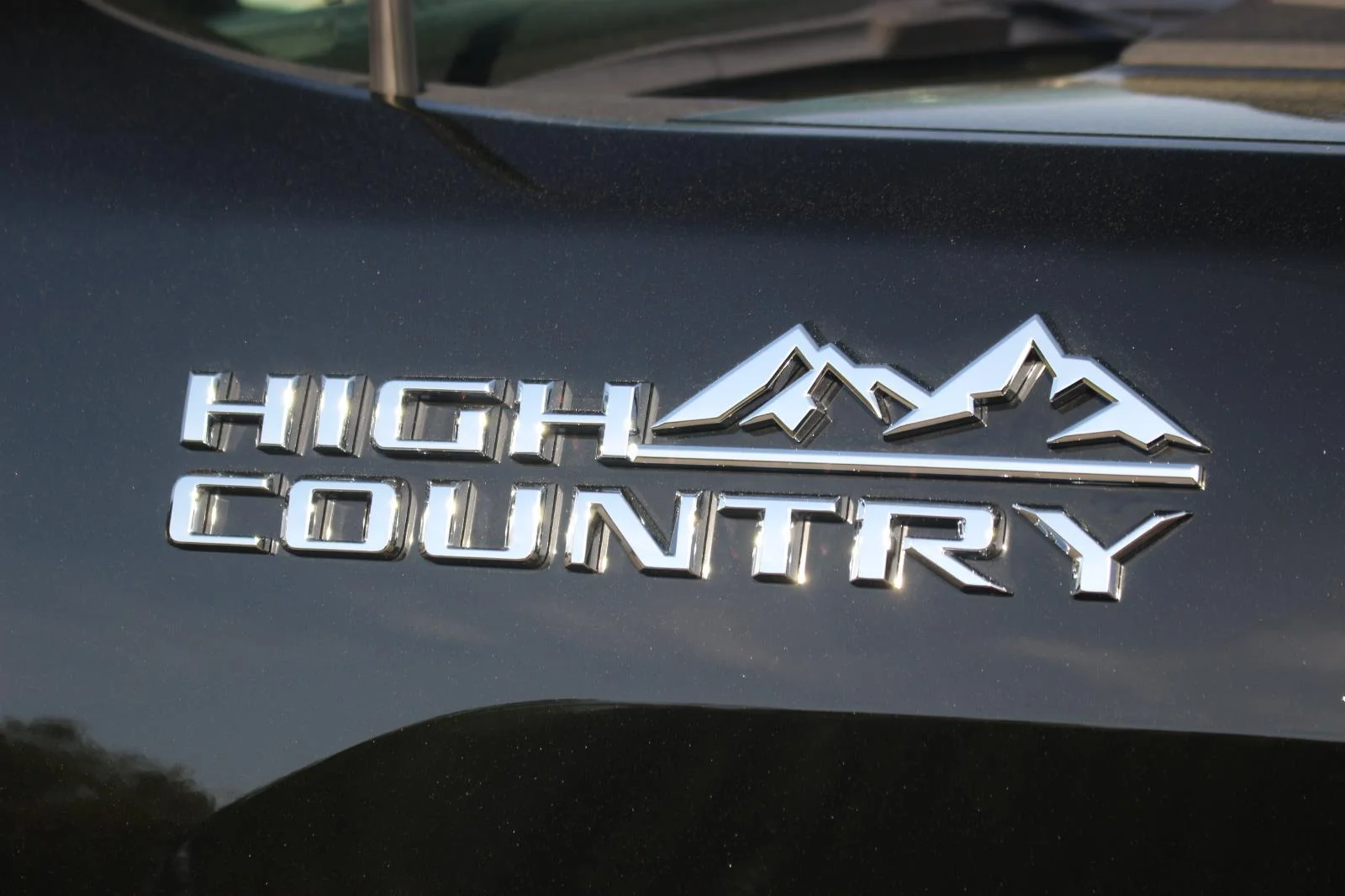 Used 2025 Black Chevrolet High Country image 10