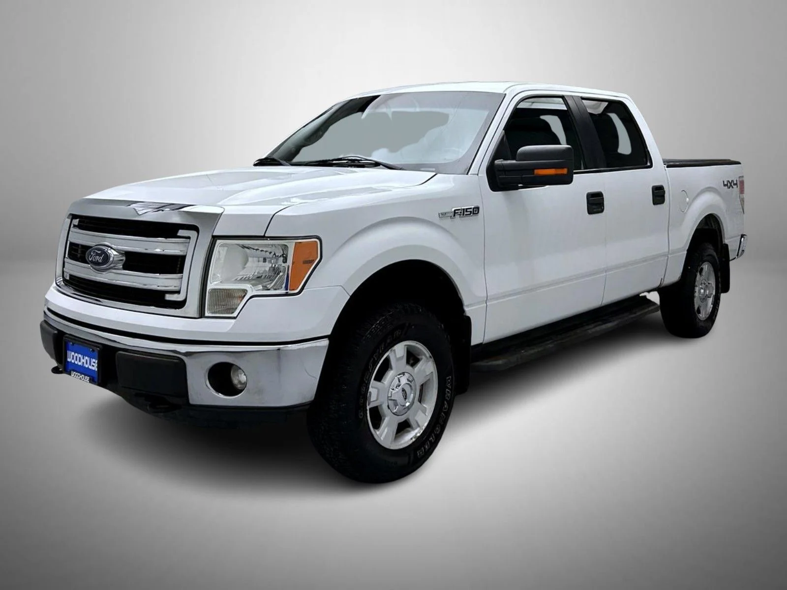 Used 2013 White Ford XLT image 1