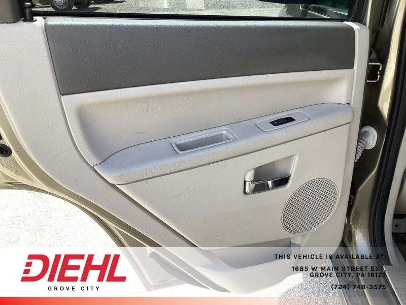 Used 2006 Beige Jeep Limited image 12