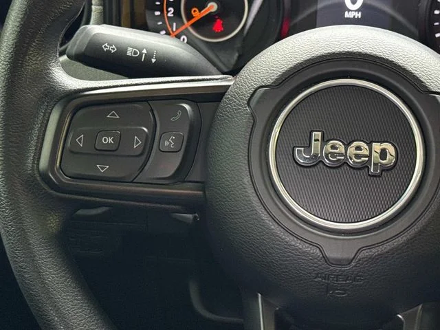 Used 2025  Jeep Nighthawk image 21