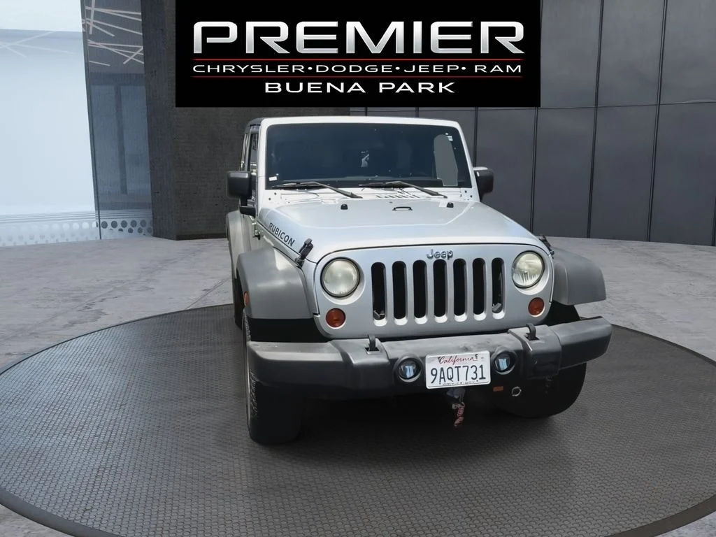 Used 2011 Silver Jeep Rubicon image 3