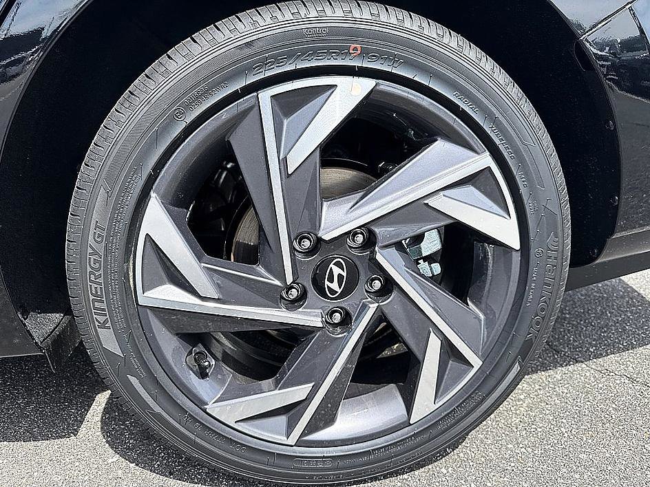 New 2026 Abyss Black Hyundai Limited image 5