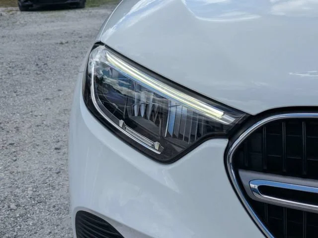 Used 2023 Polar White Mercedes-Benz GLC 300 image 1